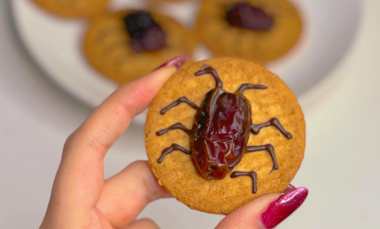 شکلات‌های سوسکی کارتون کورالین؛ دسر ترسناک جشن هالووین