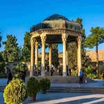 کشت ما را و دم عیسی مریم با اوست