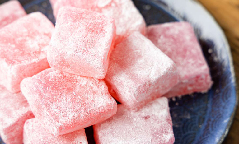 طرز تهیه لوکوم خرمالو؛ دسر خوشمزه و خاص پاییزی