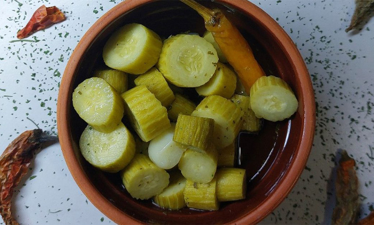 طرز تهیه ترشی خیار چنبر+ نکات کپک نزدن