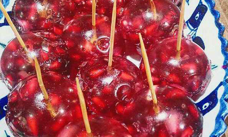 طرز تهیه ژله توپی انار؛ دسر خوشمزه و زیبا برای مهمانی‌ها