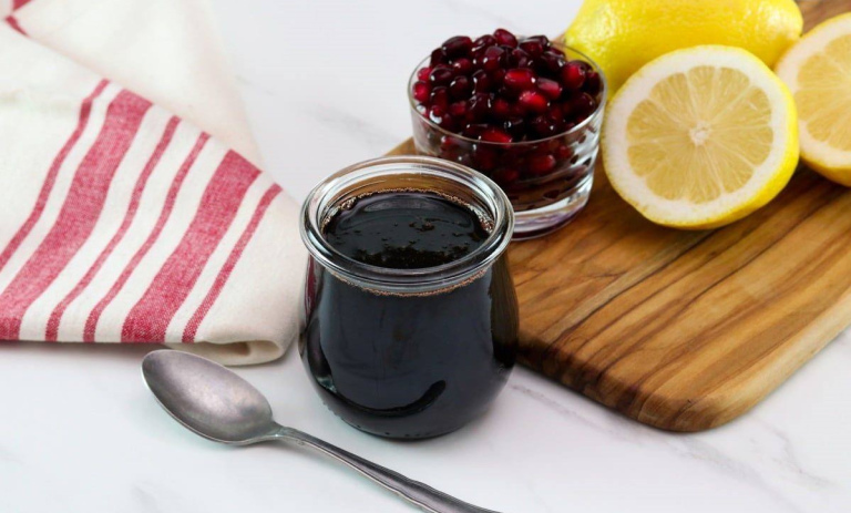 طرز تهیه سس انار ترش خانگی+ موارد استفاده