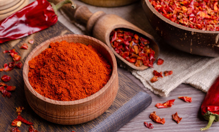 پودر فلفل قرمز خانگی؛ از خشک کردن تا آسیاب کردن