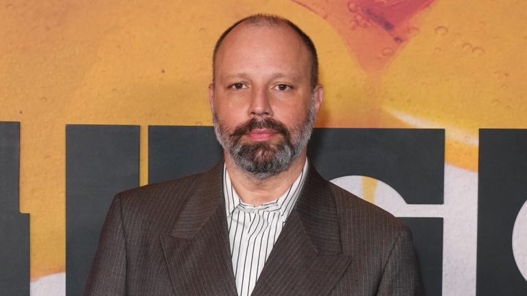 یورگوس لانتیموس پس از اکران Bugonia استراحت می‌کند