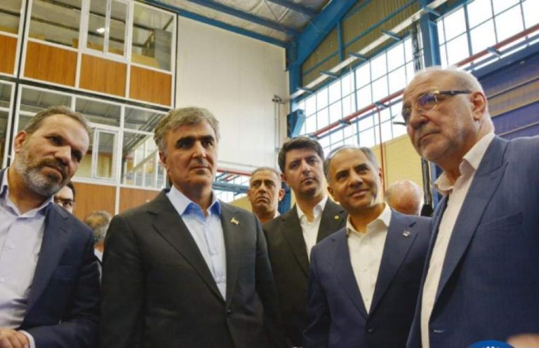 پایگاه خبری تحلیلی اخباربانک – فرزین: انرژی خورشیدی از مهم‌ترین اولویت‌های رئیس‌جمهور است