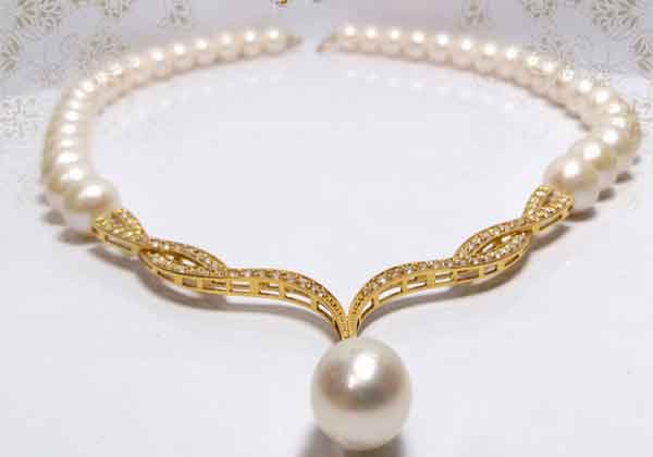 تعبیر خواب گردنبند طلا گرفتن از مرده + امام صادق و ابن سیرین و زن متاهل