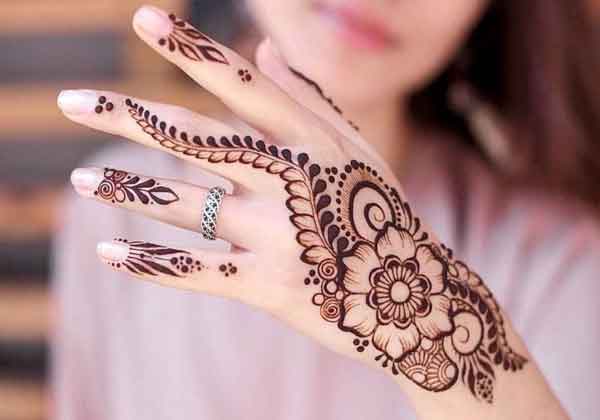 تعبیر خواب حنا گذاشتن روی دست + زن متاهل و حنا گذاشتن روی سر دیگران