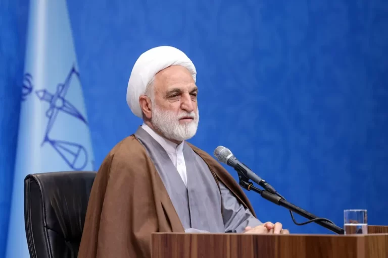 به آقای فرزین گفتم سریع‌تر به پرونده بانک آینده ورود کند