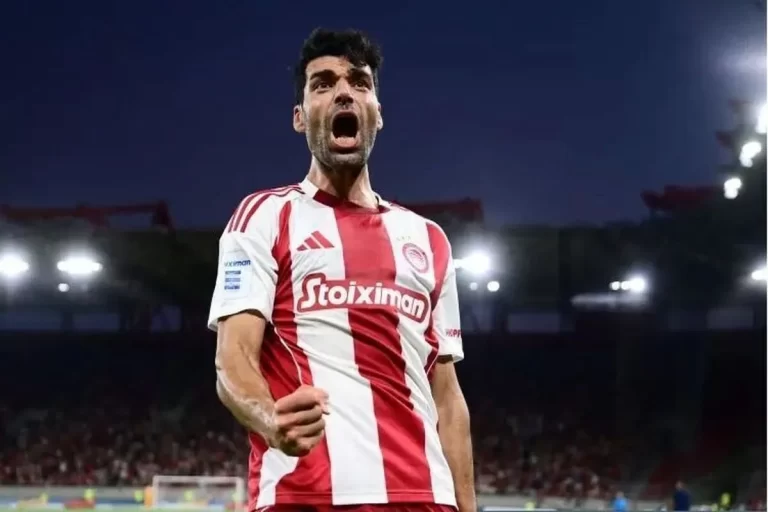 حمایت المپیاکوس از مهدی طارمی با یک پوستر ویژه