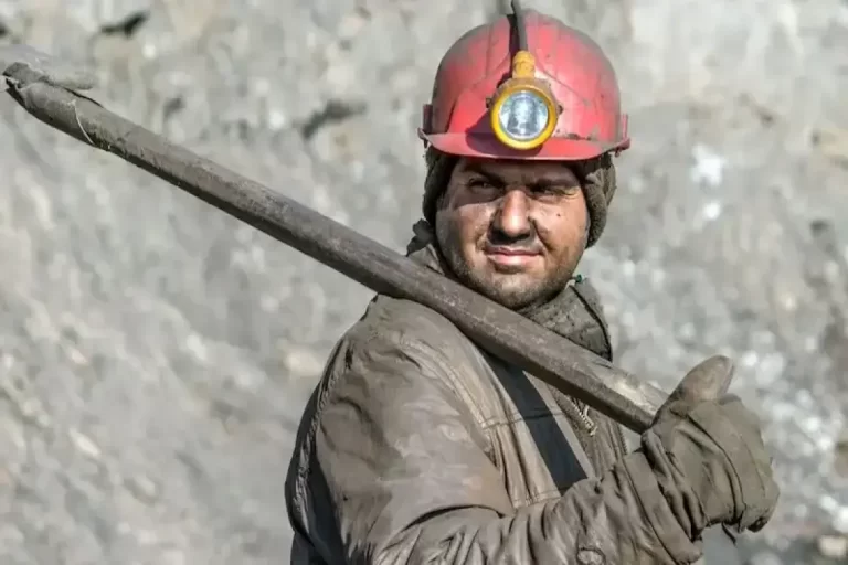 هزینه‌های درمان مشکل جدی کارگران؛ بیمه تامین اجتماعی دردی دوا نمی‌کند