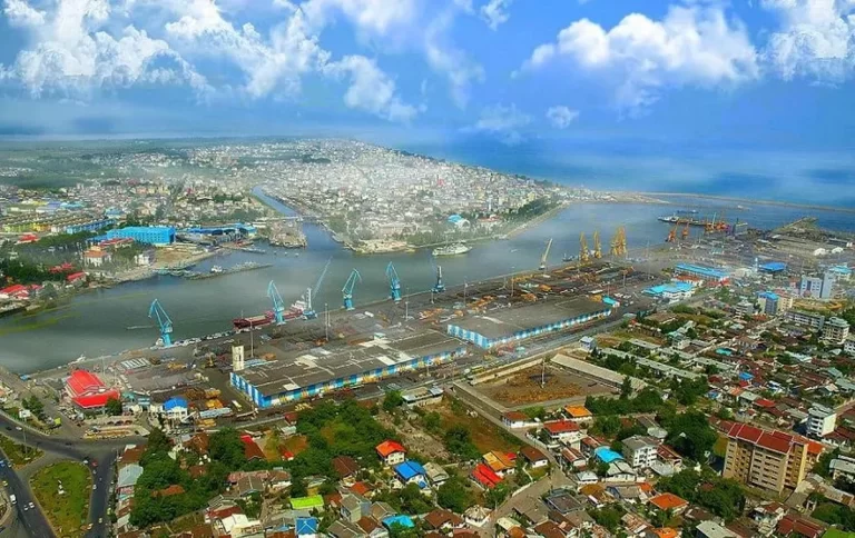 انتشار بوی نامطبوع در بندر انزلی