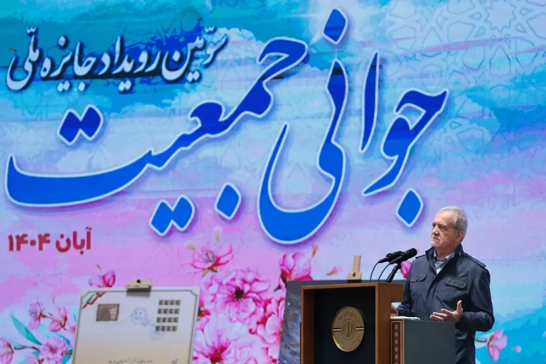 باید تشریفات و تجملات را کنار گذاشت