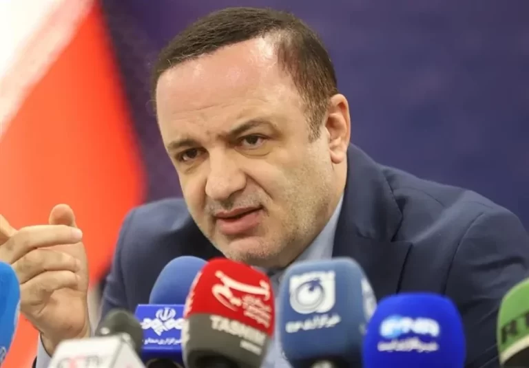 وعده حل مشکلات فعالان اقتصادی در مناطق آزاد