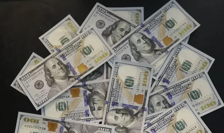 ادامه روند تامین ارز کالاهای اساسی و دارو طبق قانون بودجه