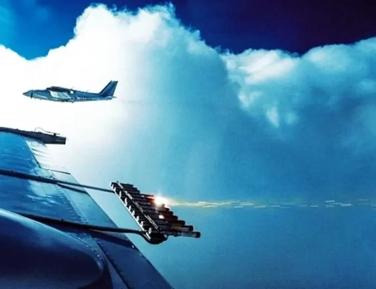 هواپیمای بارورسازی ابرها به پرواز درآمد