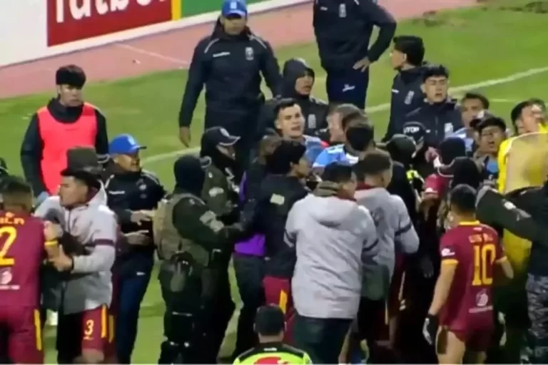 آشوب در فوتبال بولیوی؛ ۱۷ نفر اخراج و ۵ تن مجروح شدند