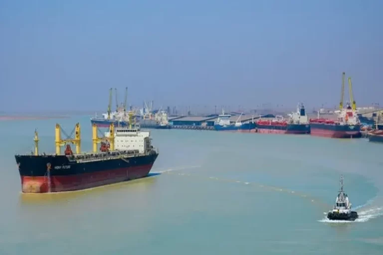 افغانستان و ایران قراردادی ۹۰ میلیون دلاری امضا کردند