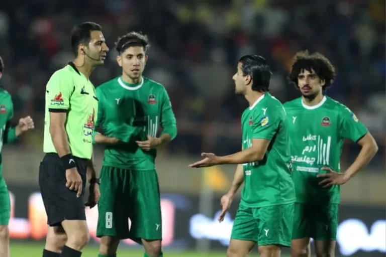 به ماشین داور بازی شمس‌آذر – پرسپولیس حمله شد