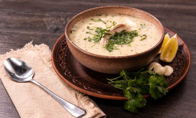 طرز تهیه سوپ گشنیز؛ سوپی سبک، سالم و خوش‌عطر