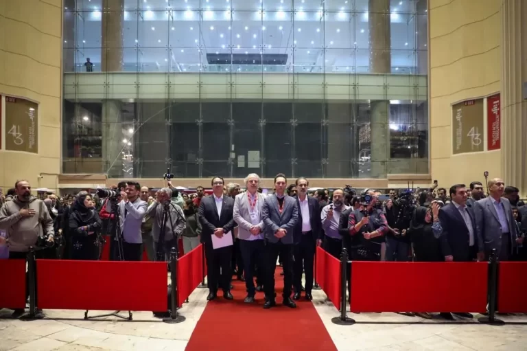 چهل‌وسومین جشنواره جهانی فیلم فجر آغاز شد