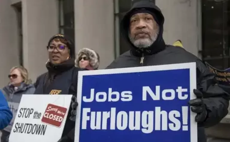 خسارت اقتصادی آمریکا به ۱۰ تا ۳۰ میلیارد دلار در هفته می‌رسد