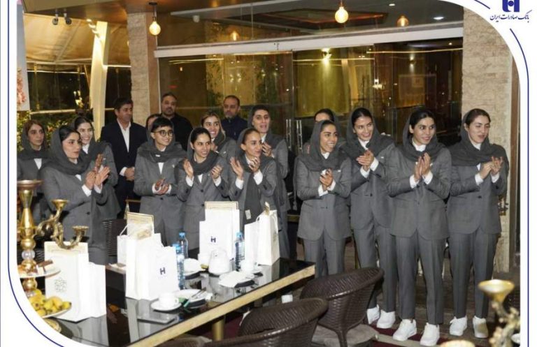 پایگاه خبری تحلیلی اخباربانک – دختران افتخارآفرین فوتسال ایران با همراهی بانک صادرات رهسپار مسابقات جهانی شدند