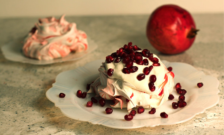 طرز تهيه مرنگ انار؛ آسان و خوشمزه