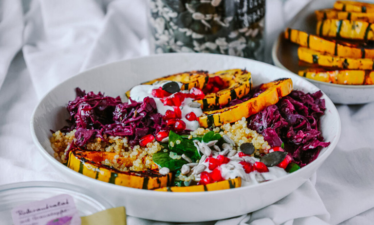 طرز تهیه سالاد کدو حلوایی و کلم قرمز؛ سالاد پاییزی متفاوت