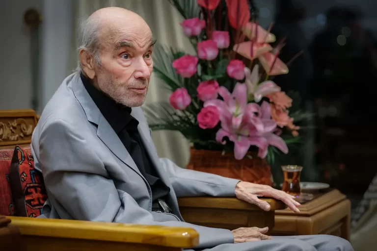 کتاب مسئله آینده است