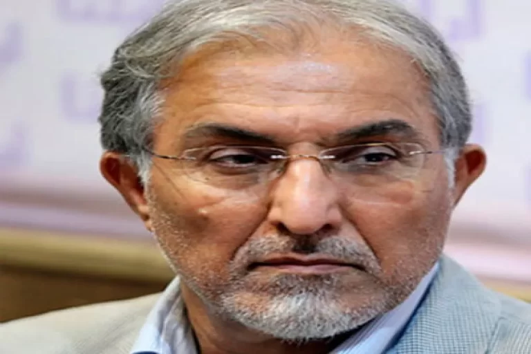 چرا کسی با پرونده واردات ۴۰۰ پورشه به نام یک پیرزن برخورد نمی‌کند؟