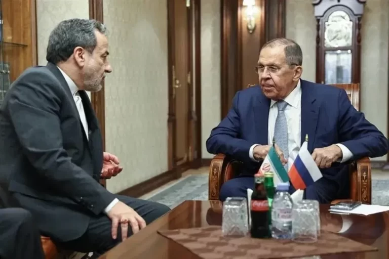 رایزنی تلفنی وزیران خارجه ایران و روسیه