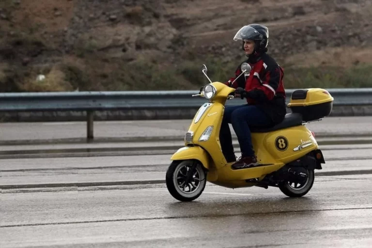 وقتی موتورسواری بانوان به شهر رنگ می‌بخشد