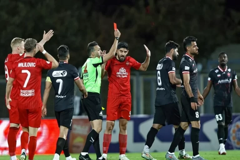 حق با پرسپولیس یا تراکتور؟ پشت پرده تفاوت دو محرومیت انضباطی