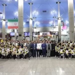 کاپیتان والیبال دانش آموزی ایران، مدال طلا را به رهبرانقلاب تقدیم کرد