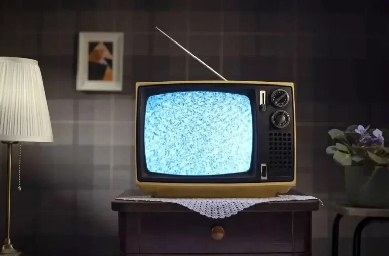 فقط سریالهای قدیمی و خاطره انگیز تلویزیون است که بیننده دارد