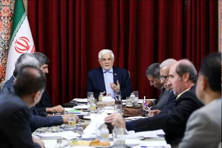 نباید بخشی از فکر و تمرکز معلم ها برای مسائل معیشتی باشد