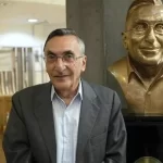 کتابخانه مرحوم کامران فانی اهدا شد