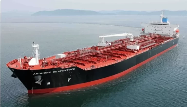 ۱۰۰۰ نفتکش غول‌پیکر در خدمت تحریم‌شکنی ایران و رفقا