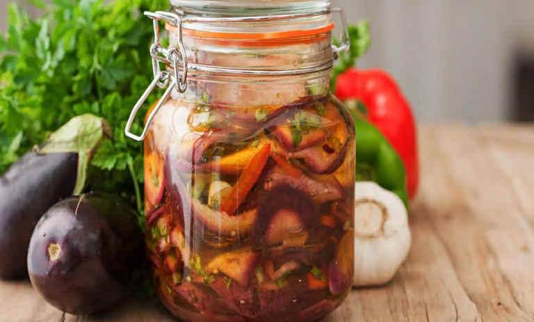 طرز تهیه ترشی عربی+ نکات و فوت‌و‌فن های کپک نزدن