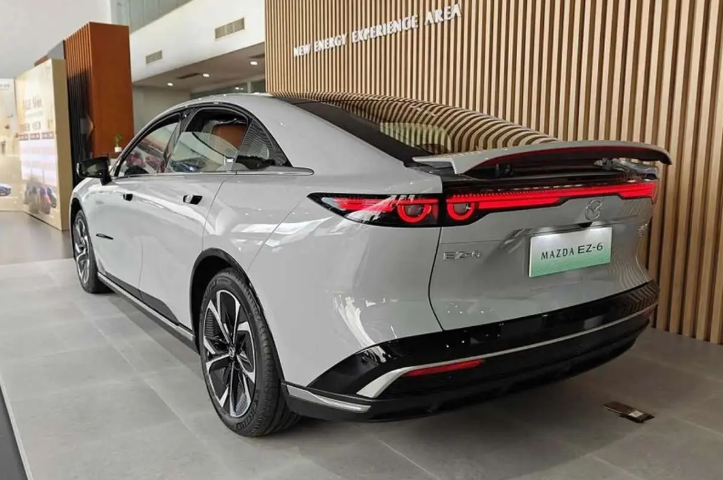 پایگاه خبری تحلیلی اخباربانک – مدرن‌ترین سدان مزدا به ایران رسید