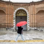 تصاویر؛ چتر باران بر سر مردم