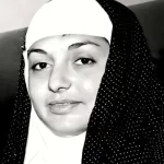 گوگوش در ۲۶ سالگی و در سفر حج