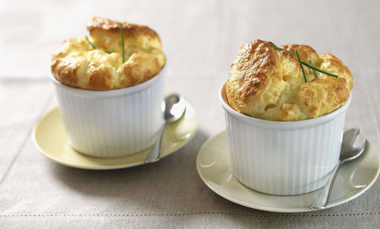 طرز تهیه سوفله پنیر و تره فرنگی؛ پیش‌ غذای شیک فرانسوی در ۴۰ دقیقه