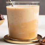 طرز تهیه نوشیدنی گرم و مقوی با خرما و قهوه؛ مناسب هوای بارونی پاییز