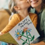 جدیدترین متنهای تبریک روز مادر 1404؛ رسمی، صمیمی، کوتاه و احساسی