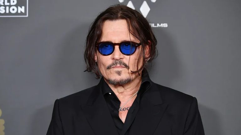 جانی دپ اولین اقتباس سینمایی انگلیسی‌زبان رمان روسی The Master and Margarita را تهیه می‌کند