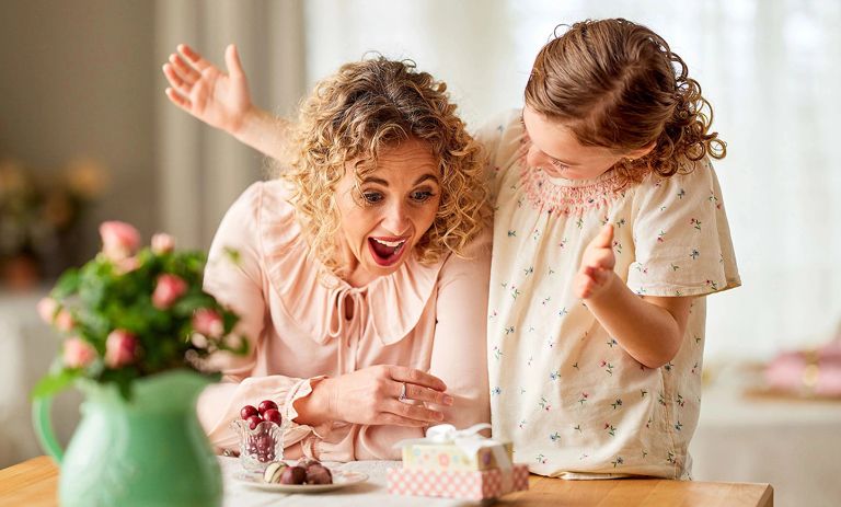 23 پیشنهاد شگفت انگیز و خاص هدیه برای روز مادر (روز زن) 1404