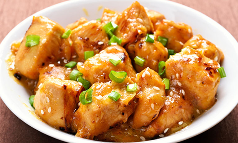 خوراک مرغ با سس گریپ فروت؛ ترکیب خاص و مجلسی برای مهمانی‌ها