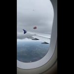 برخورد ترسناک صاعقه با بالن مسافران + فیلم