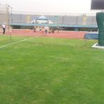 حرکت عجیب منیر و آسانی از شرایط نامناسب چمن ورزشگاه اراک+ عکس